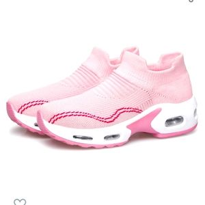 Pink Tennis shoes 8.5US